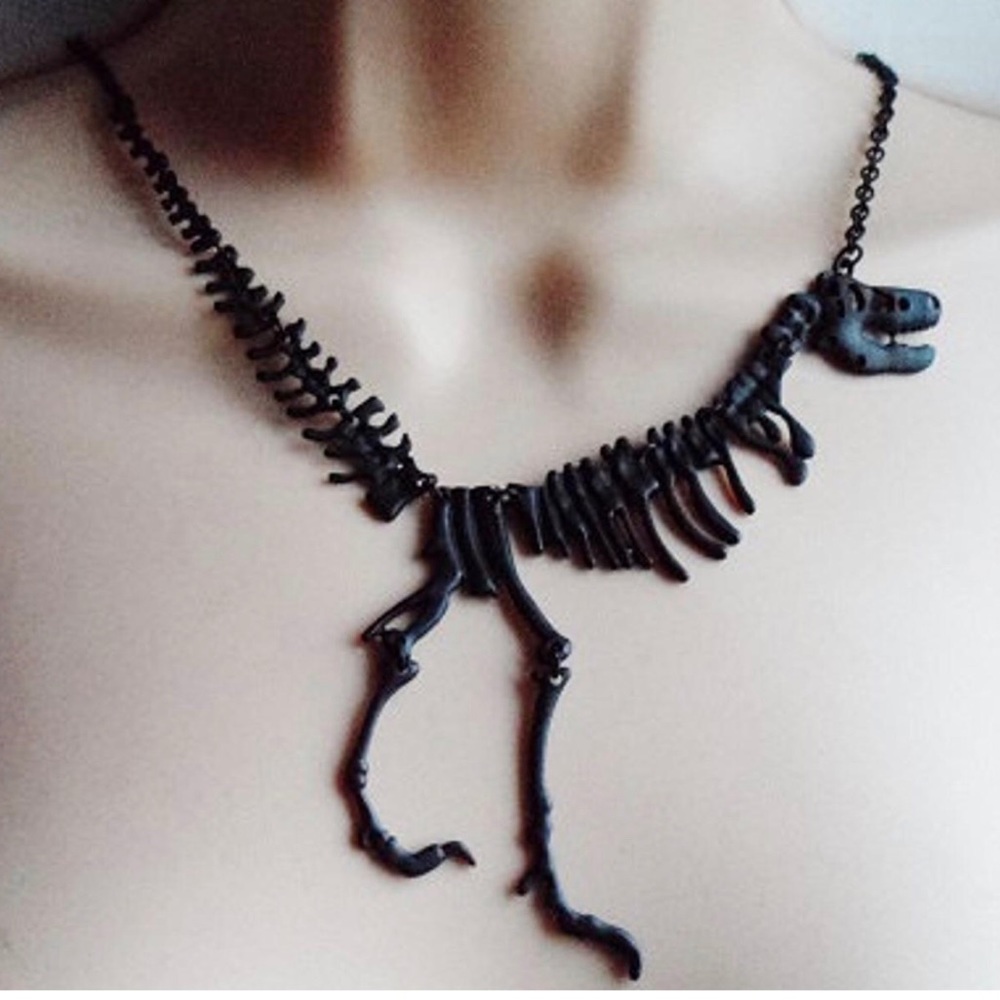 🔥BoGo Free! 🔥Jurassic class necklace